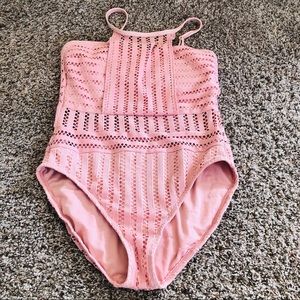 Kenneth Cole New York tough luxe one piece large